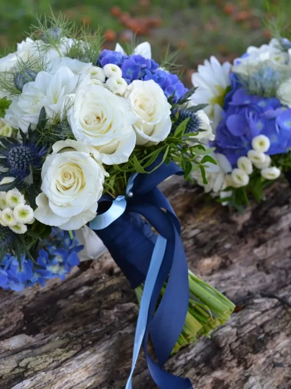 Kwiaciarnia_Atena_Lubon_slub_bialy_niebieski_1412a